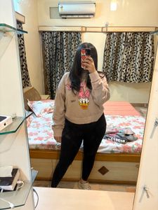 Cute Daisy Duck Graphic Sweatshirt