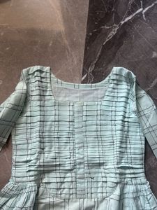 Elegant Long Sleeve Checked Kurta
