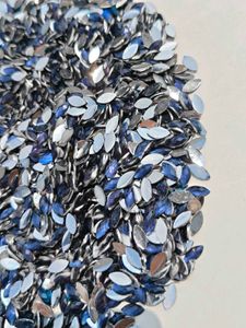 Marquise Shape Blue Rhinestones it's 600 gram