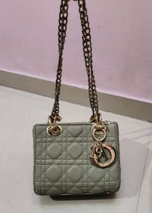 👛 Elegant Quilted Shoulder Bag 👜