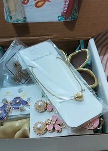 Customised Women Gift hamper
