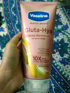 Vaseline Healthy Bright Gluta-Hya Lotion