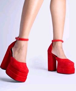 red 🍒 heels 👠