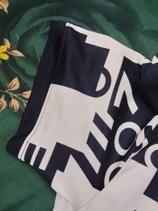 Unique Graphic Print T-Shirt