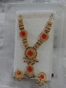 Stunning Red Stone Jewellery Set