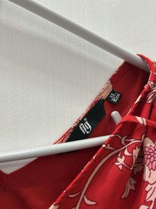 RED BEAUTIFUL FLORAL DRESS