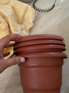 brown pots