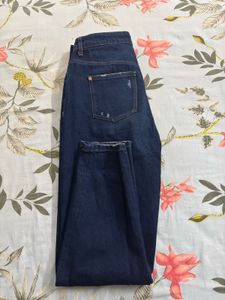 Distressed High Waist Jeans