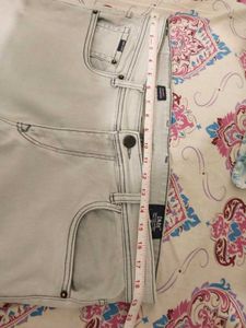 men Light Wash Milan Fit Straight Jeans