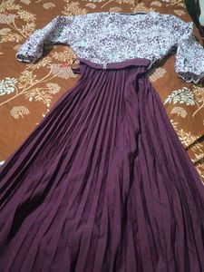 Elegant Pleated Skirt with Printed Top Set