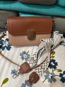 Stylish Two-Tone Crossbody Bag🌹