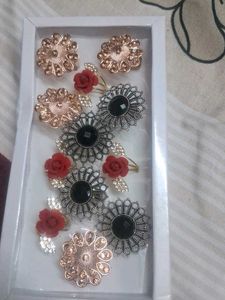 Set of Rings with Rose Embellishments 1