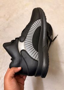 Stylish Black Sports Shoes