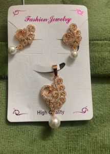 Elegant Pearl &amp; Crystal Jewelry Set
