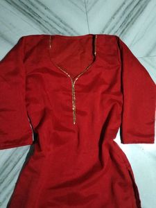Elegant Red Kurta with Gold Embellishments