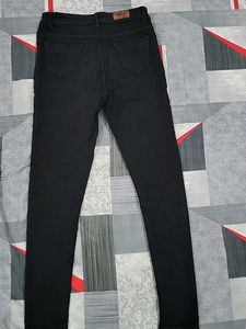Classic Black Skinny Jeans