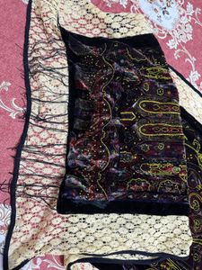 Hang N Hold Lace stole