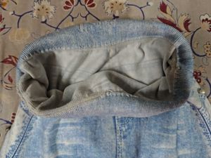 Light Wash Distressed Jeans with Pearl Detail