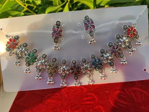 Elegant Flower Design Jewellery Set
