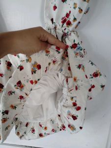 Floral Square neck balloon Top