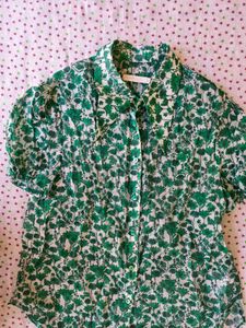 Chic Green Floral Print Button-Up Shirt