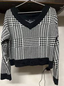 Houndstooth V-Neck Sweater New🪬❤️