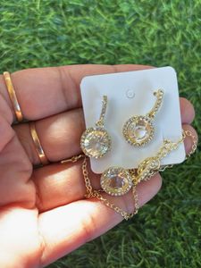 Elegant Crystal Pendant Necklace &amp; Earrings Set