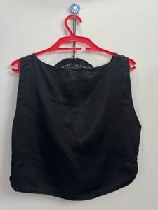 Chic Black Twist Front Sleeveless Top