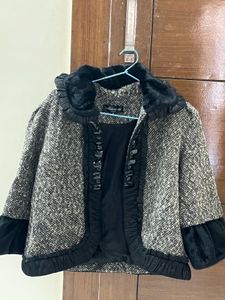 Stylish Tweed Jacket with Faux Fur Trim