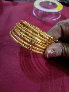 Beautiful Eight Bangle Set 2.8 Size