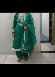 Elegant Green Embroidered Kurta Set with Dupatta