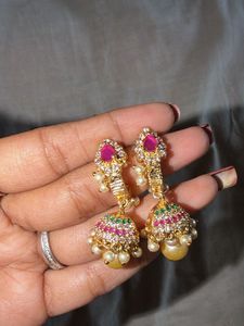 Exquisite Kundan Jhumka Earrings