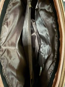 Chic Croc-Embossed Satchel Handbag