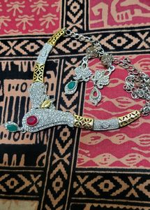 Servile And Gold Mix Nakeless