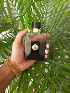 Versace Oud Noir   🖤