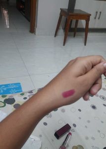 Me-On Rich Mat Lipstick - Vibrant Pink