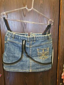 Denim mini Skirt with Zipper Accents