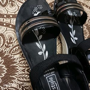 💥Today's Offer, Beautiful Black Sandles