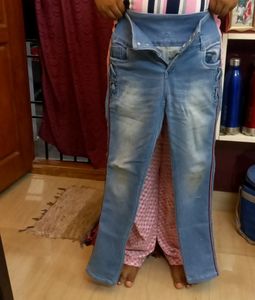Denim 3 Botton Jeans Waist 30.. Strechable