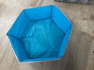 Baby Ball Pit Hexagon with free 10 balls