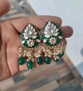Emerald Green Kundan Necklace Set