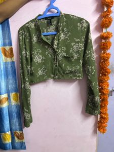 Green Floral Cropped Button-Up Top