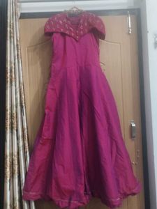 Elegant Magenta Celebrity Gown