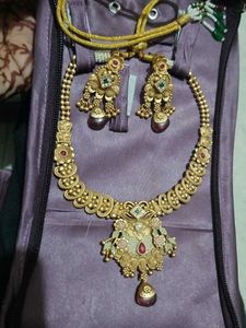 Exquisite Gold Necklace & Earring Set