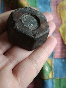 Measuring 100gm Weight
