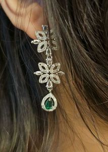 Exquisite Emerald and Diamond Necklace Set