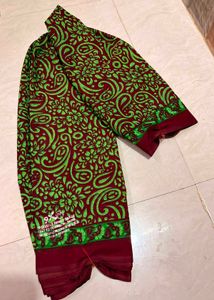Maroon &amp; Green Paisley Print Saree