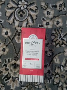Dot & Key Strawberry Bright 10% Niacinamide