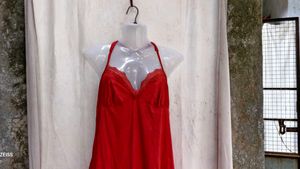 I. Women's Red Lace Trim Nightgown
