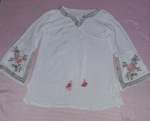 Atha Fashion White Embroidered Kurta Top